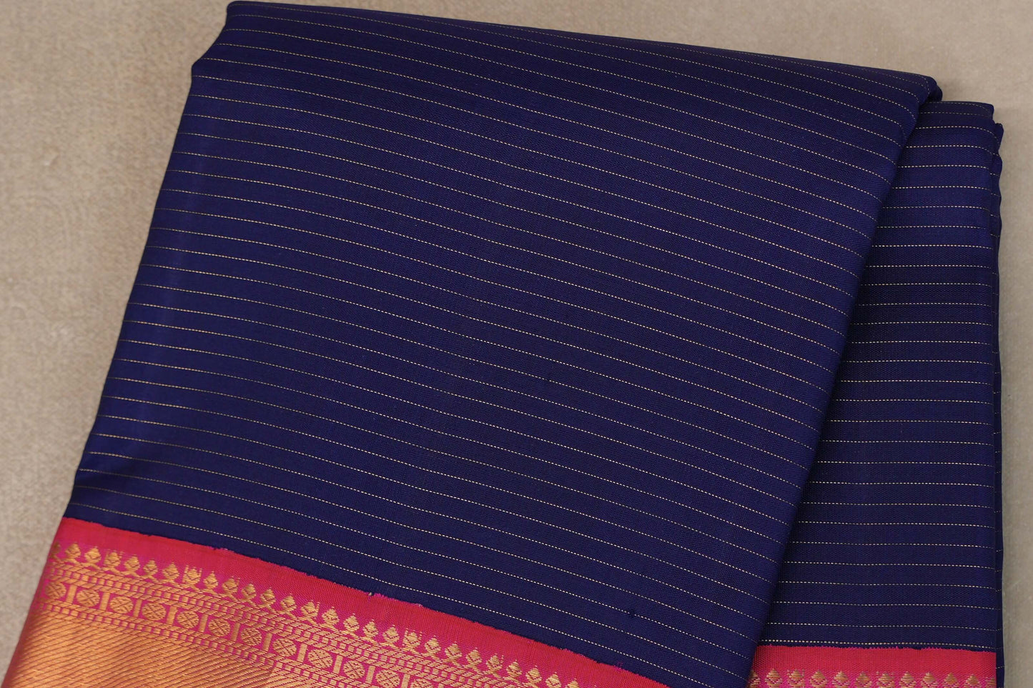 Deep Blue Vaira Oosi with Orangish Pink Borders Vintage Kanjivaram Silk Saree body