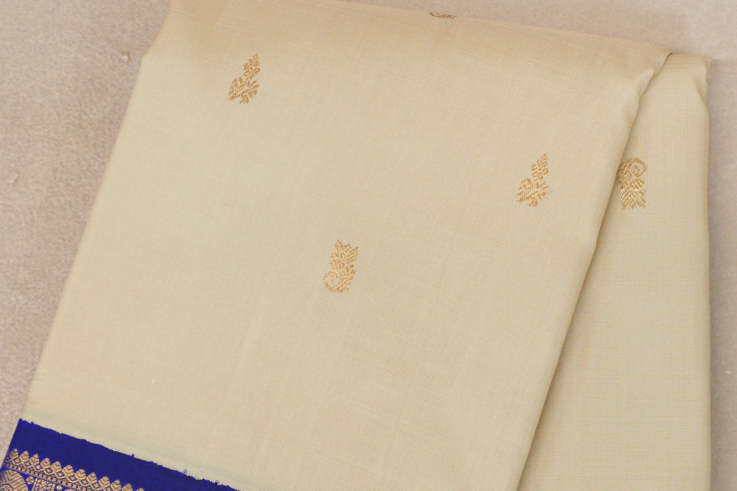 Elaichi Green with Deep Blue Borders Vintage Kanjivaram Silk Saree body