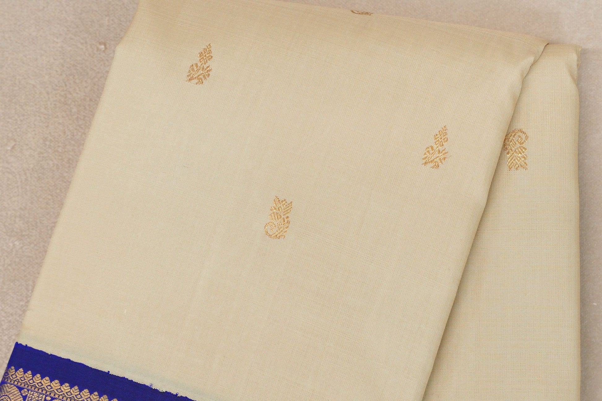 Elaichi Green with Deep Blue Borders Vintage Kanjivaram Silk Saree body