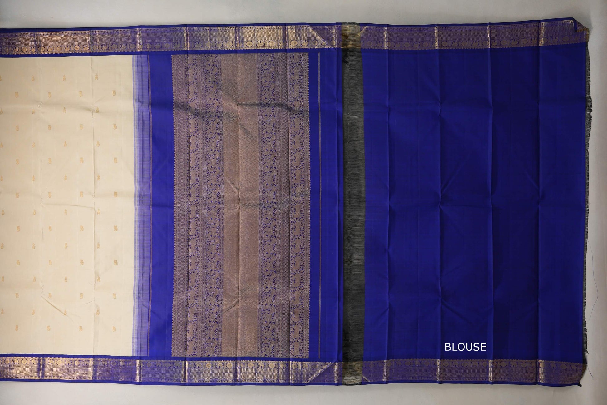 Elaichi Green with Deep Blue Borders Vintage Kanjivaram Silk Saree blouse