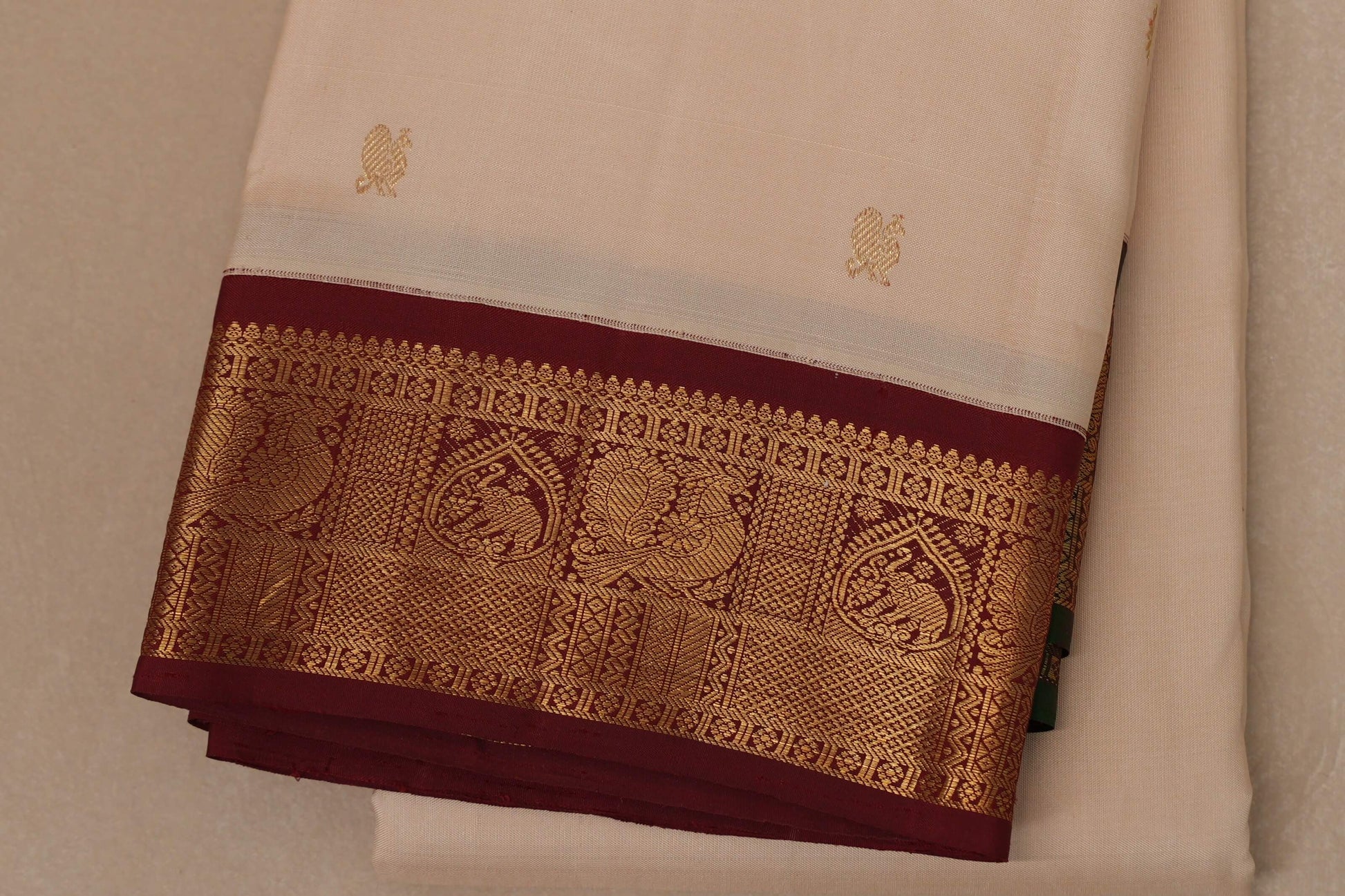 Cream Vintage Kanjivaram Silk Saree border