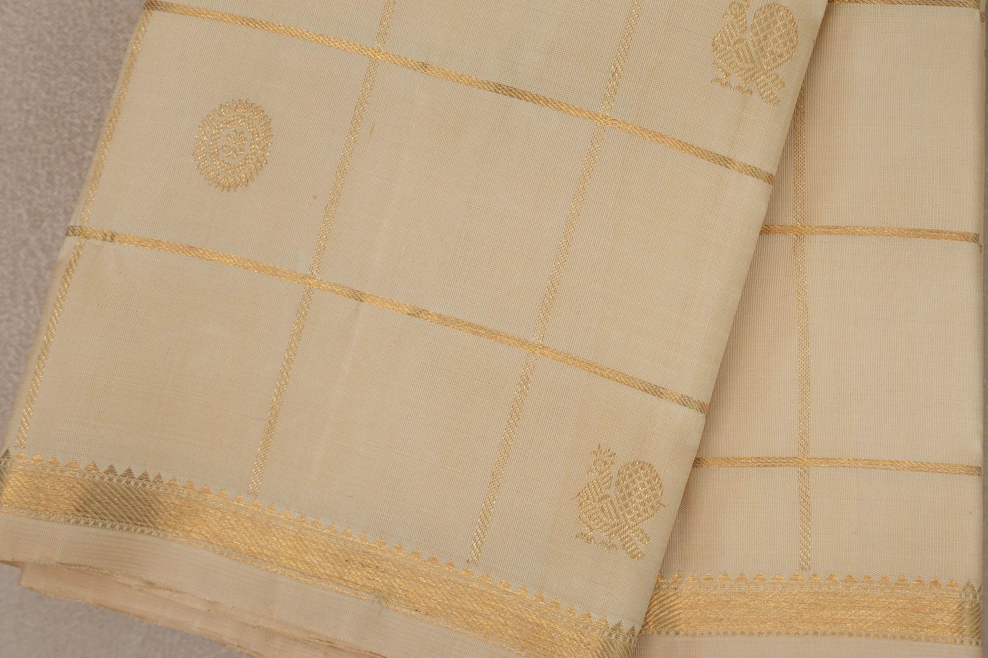 Cream Vintage Kanjivaram Silk Saree border