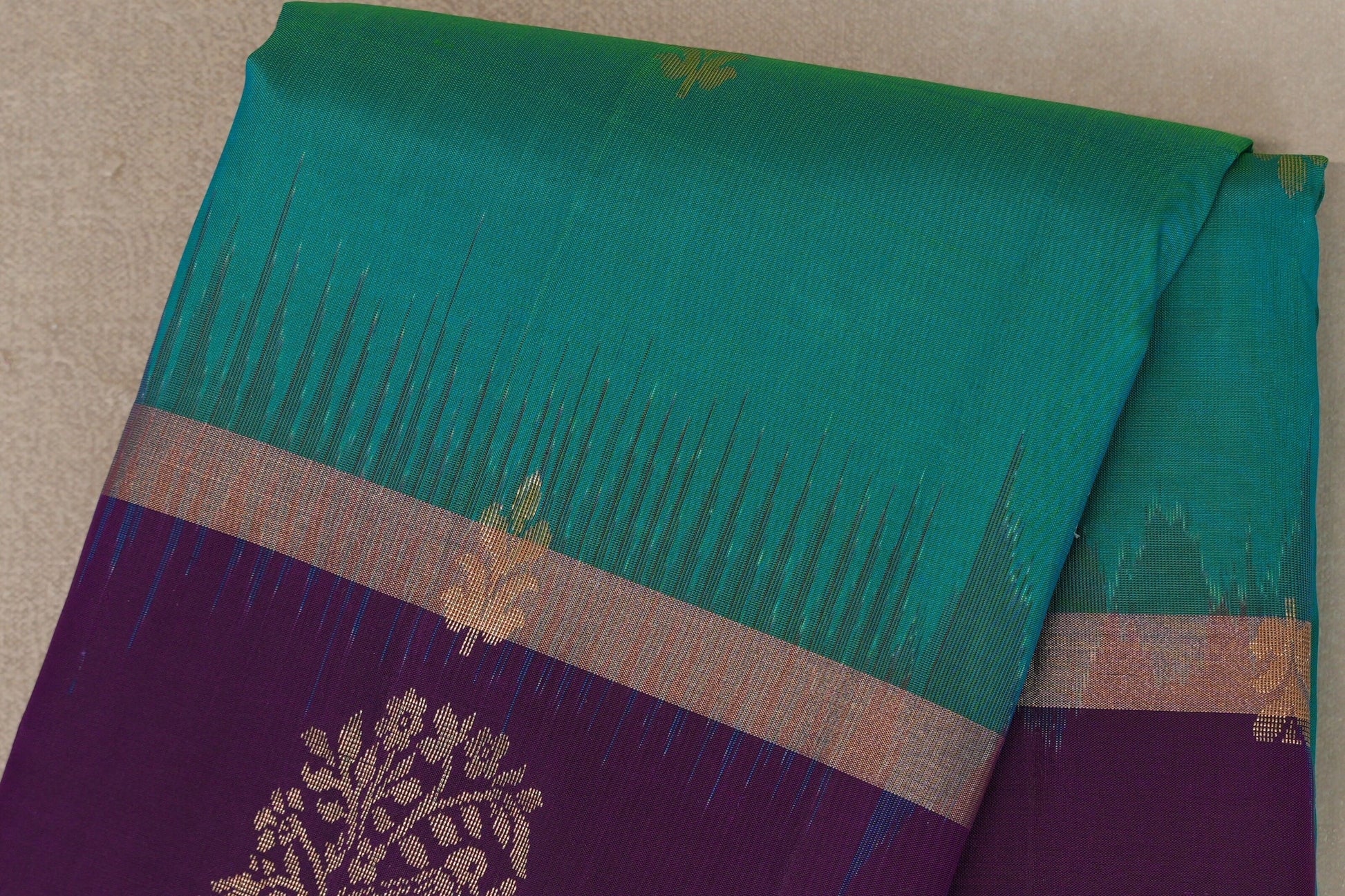 Dual Tone of Green and Blue with Deep Purple Borders Light Weight Kanchipuram Silk Saree body