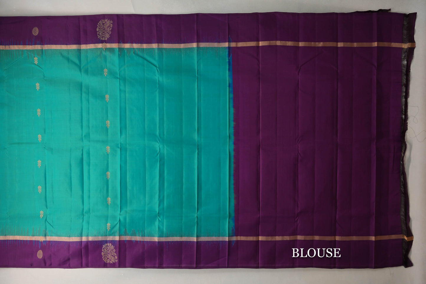 Dual Tone of Green and Blue with Deep Purple Borders Light Weight Kanchipuram Silk Saree blouse