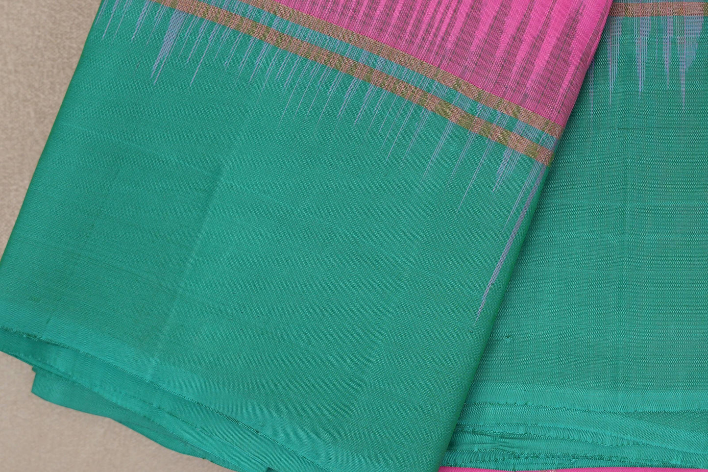 Bright Pink Light Weight Kanchipuram Silk Saree border