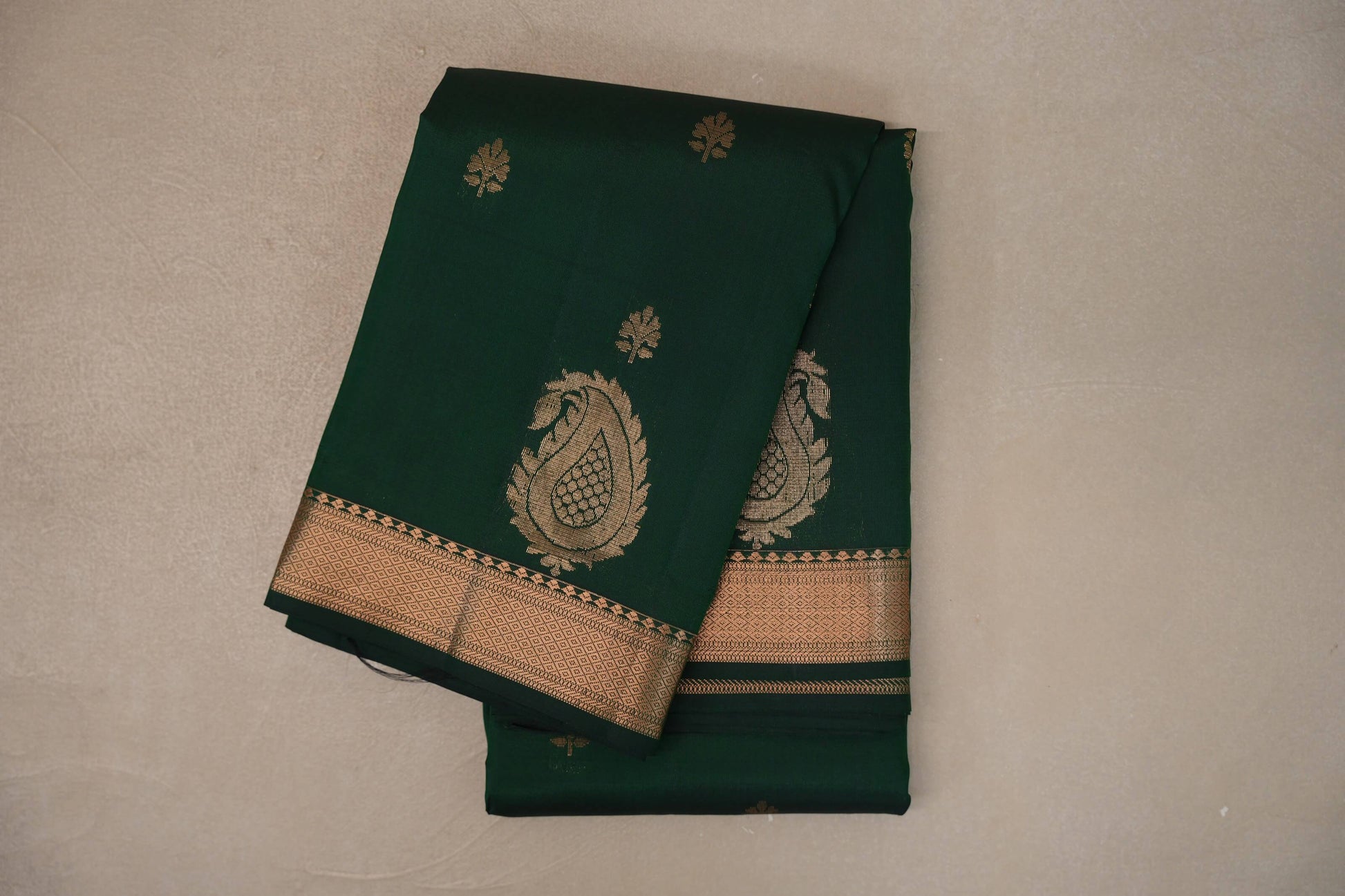 Deep Bottle Green Light Weight Kanchipuram Silk Saree