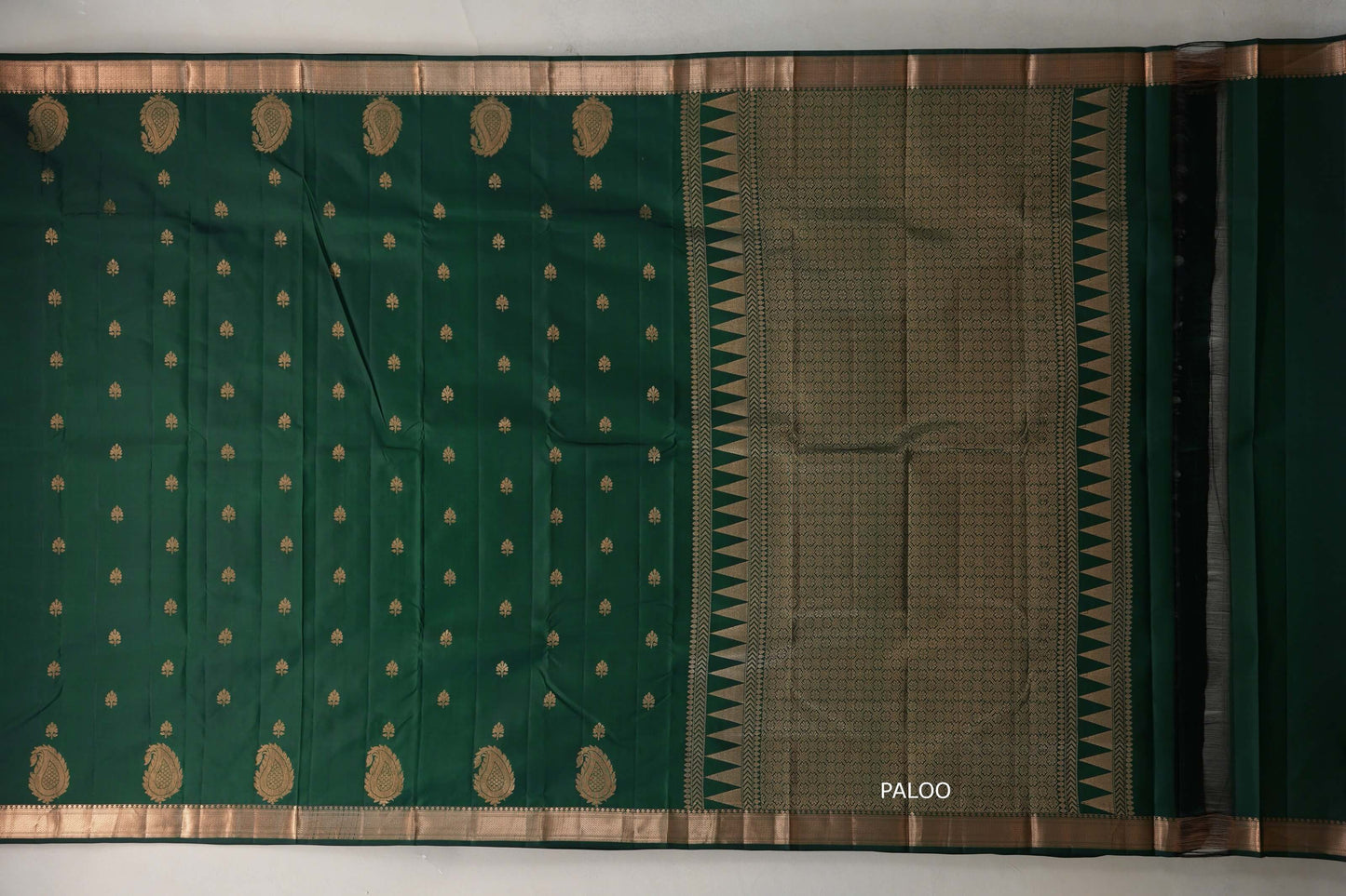 Deep Bottle Green Light Weight Kanchipuram Silk Saree paloo