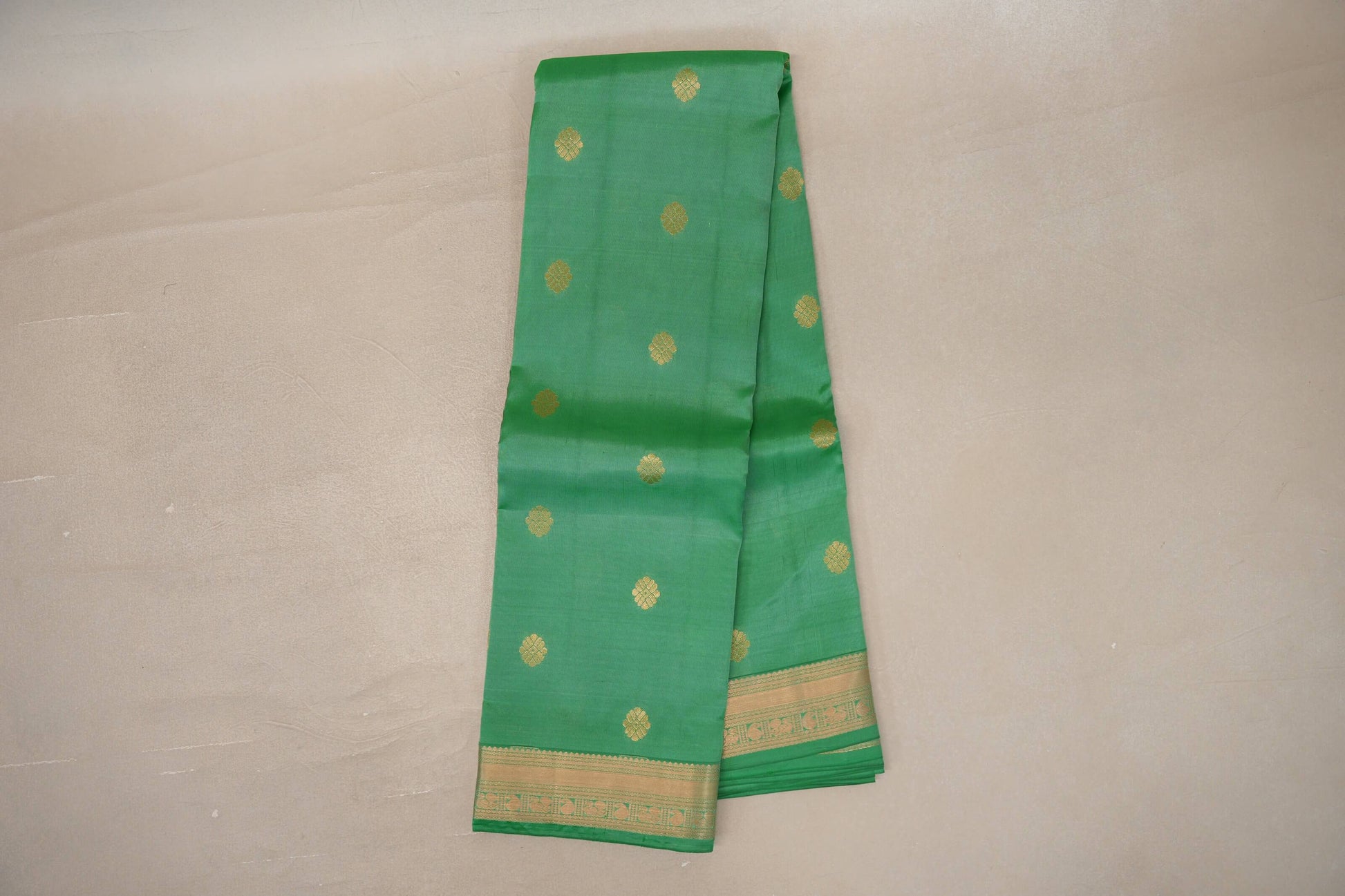 Online Light Parrot Green Light Weight Kanchipuram Silk Saree