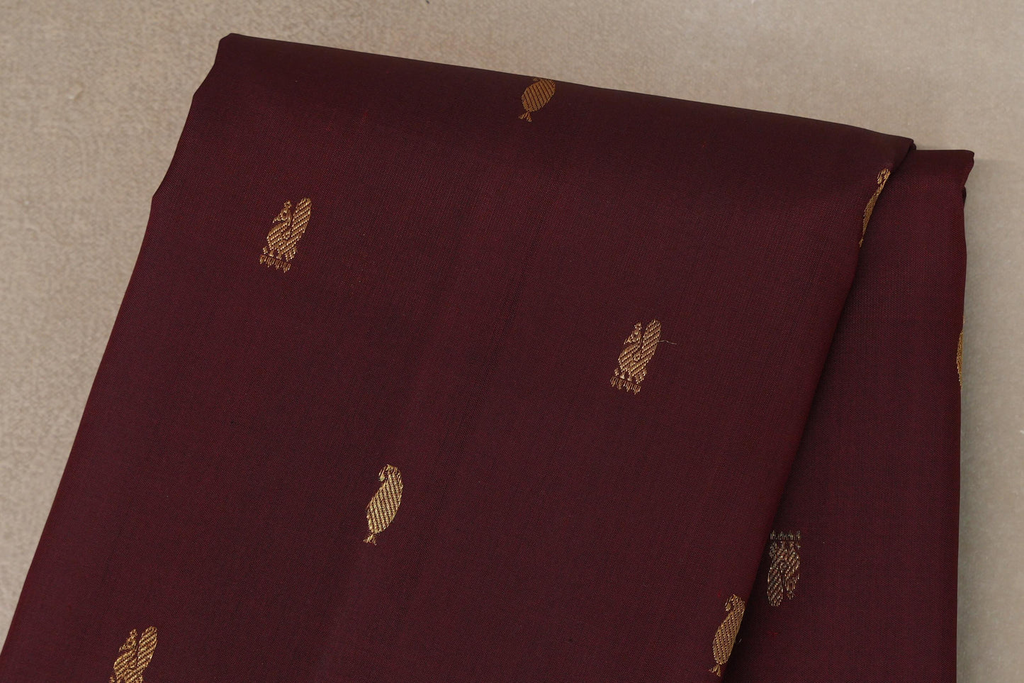 Reddish Maroon with Magenta with Green Selvedge Borders Vintage Kanjivaram Silk Saree body