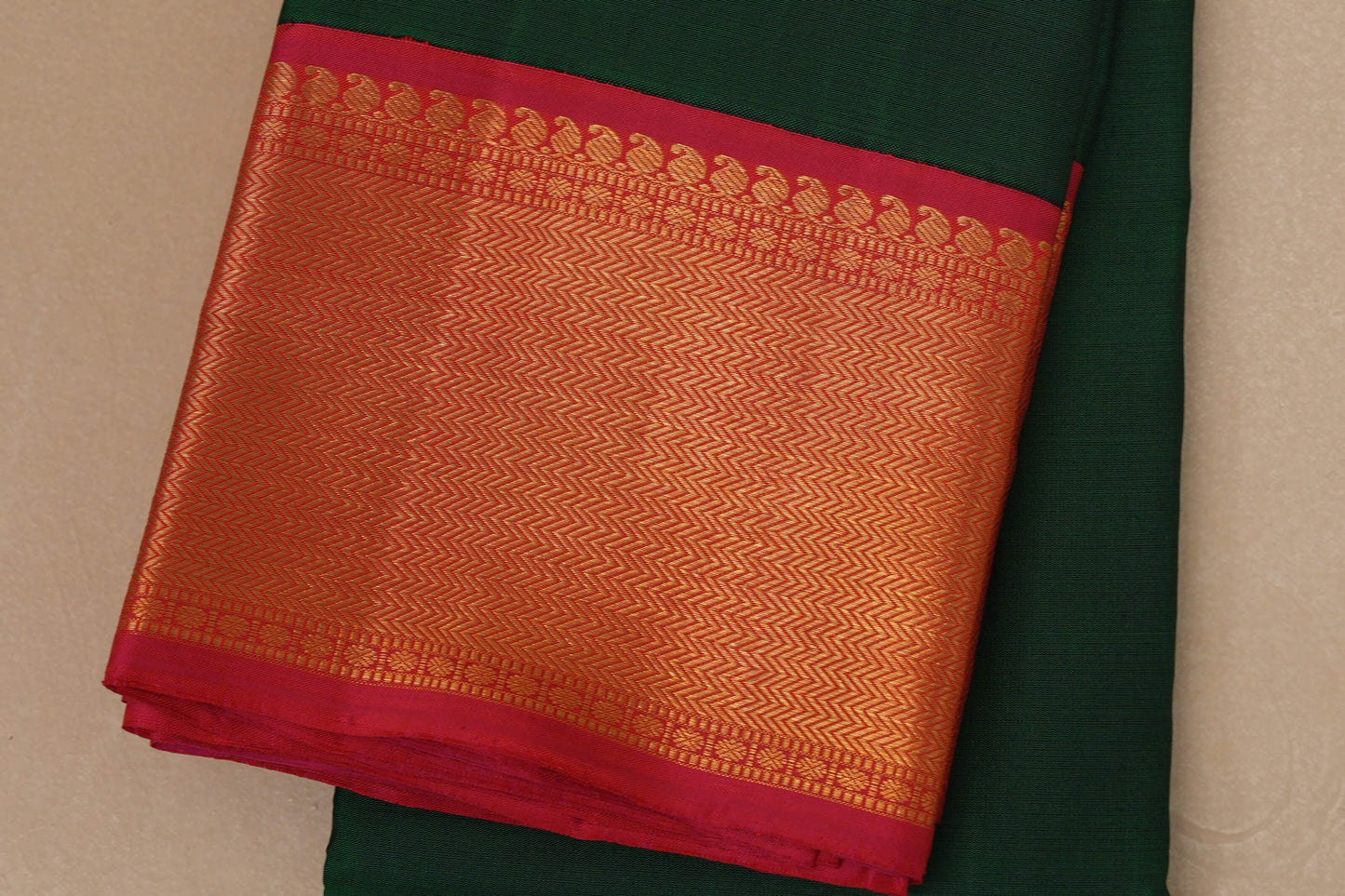 Bottle green with Reddish pink border Vintage Kanjivaram Silk Saree border