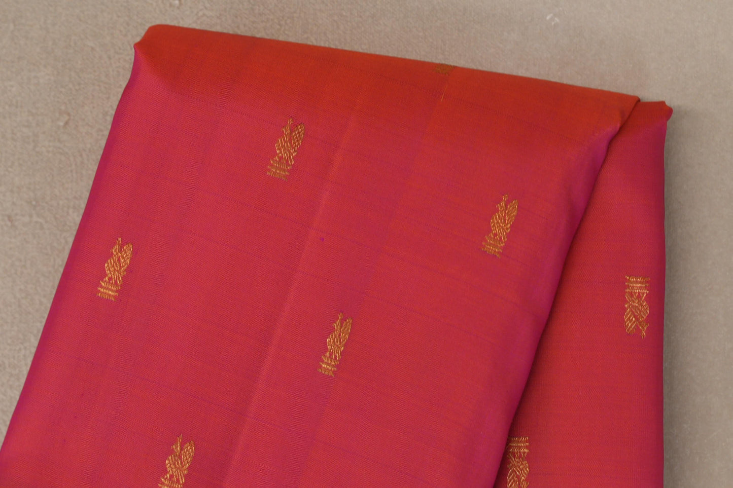 Dual Tone of Orange & Pink Vintage Kanjivaram Silk Saree body
