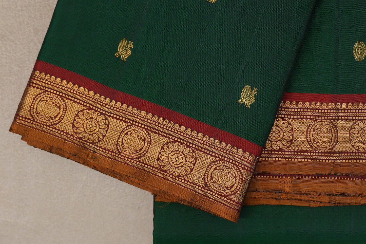 Bottle Green Vintage Kanjivaram Silk Saree border