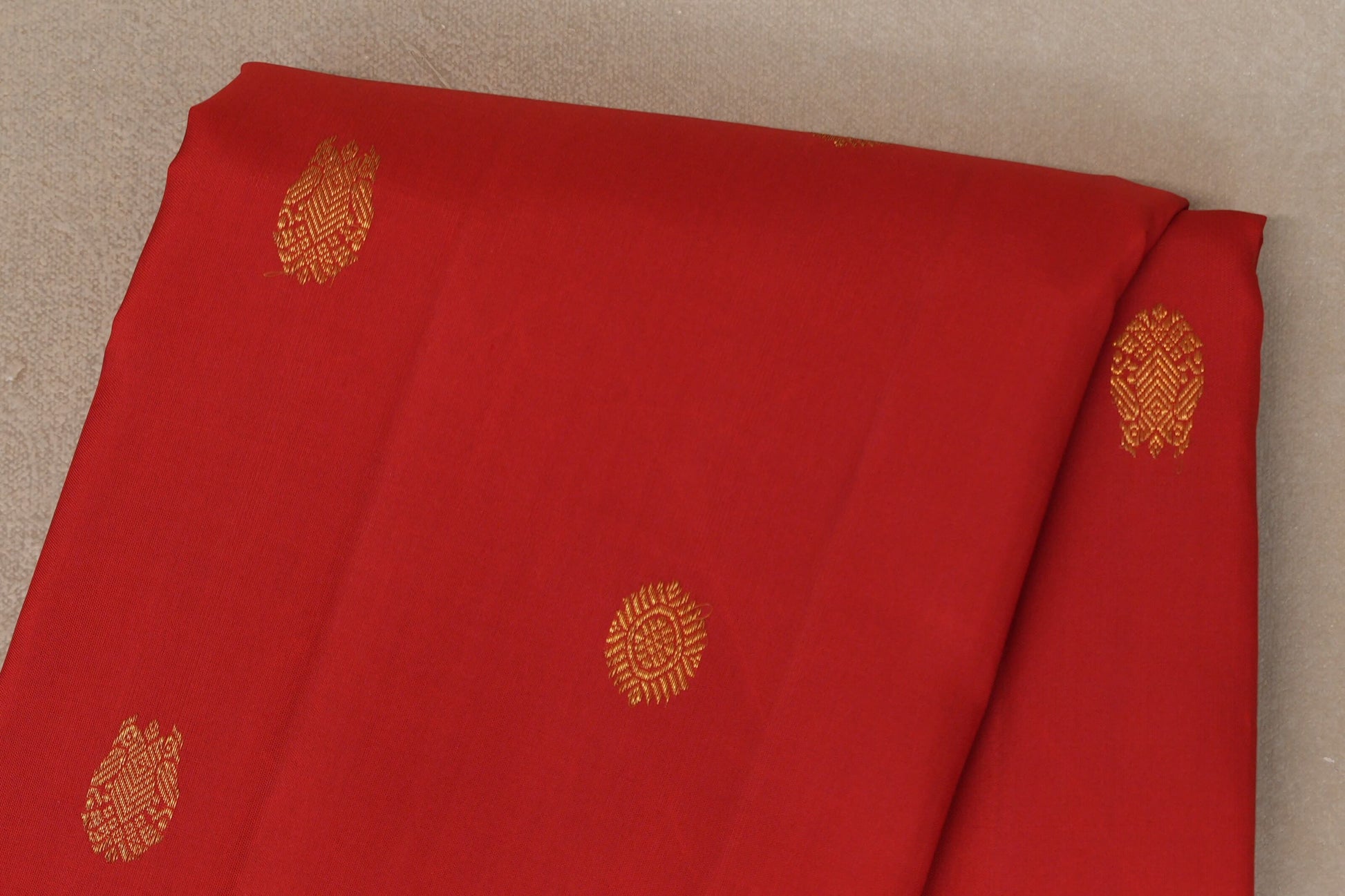 Red with Rettai Pettu Borders Vintage Kanjivaram Silk Saree body