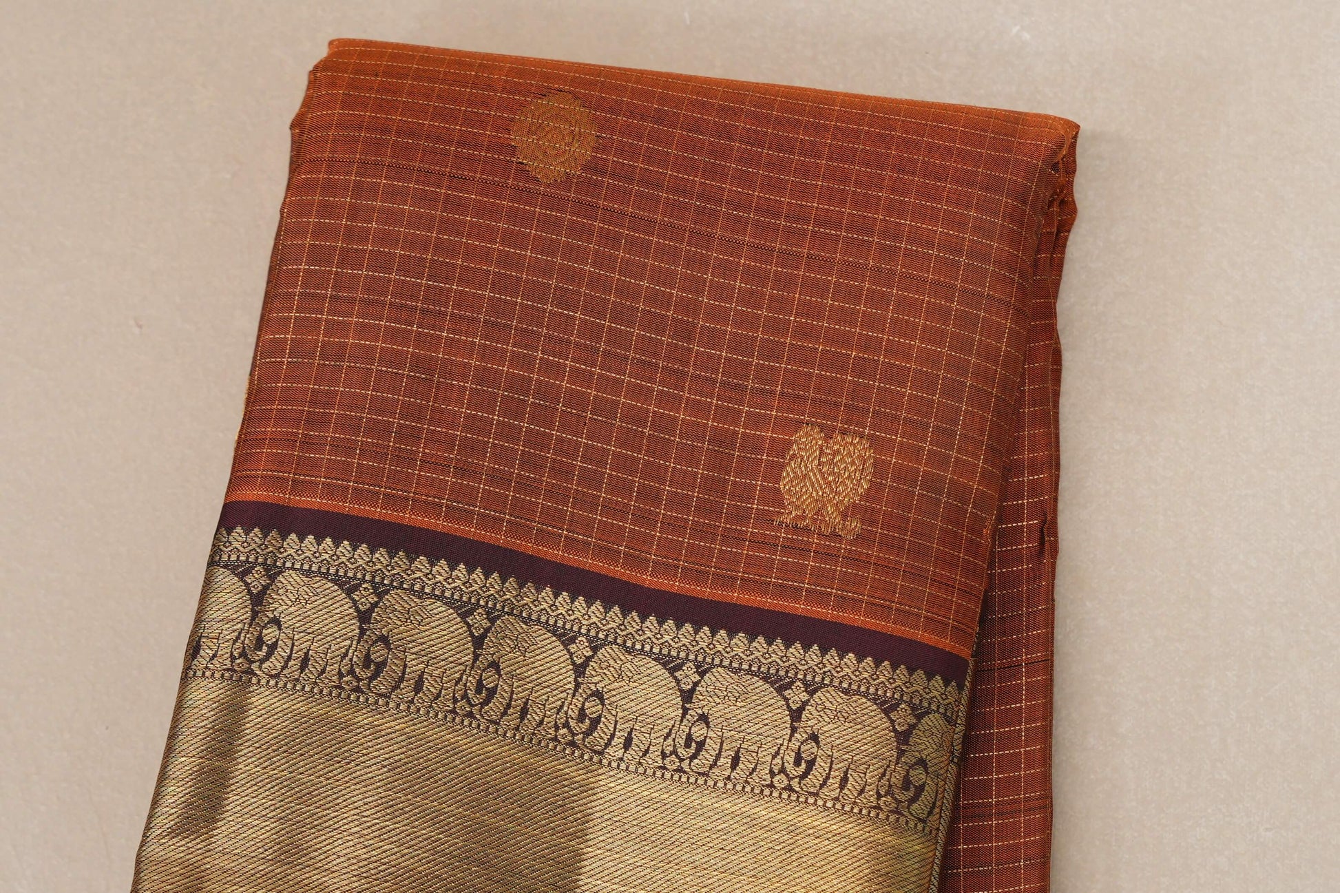 Copper Brown with Deep Wine Borders Vintage Kanjivaram Silk Saree body zoom