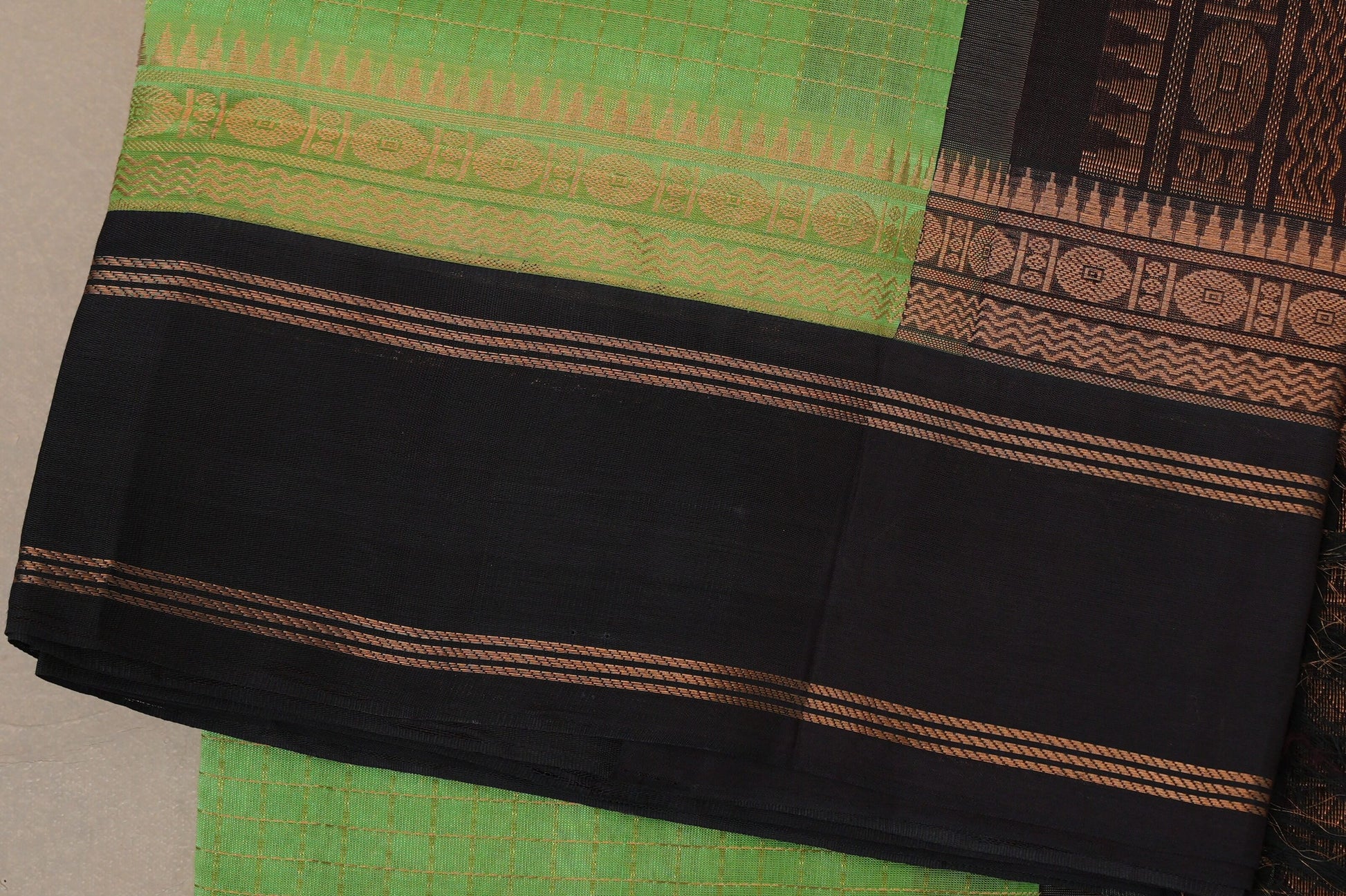 Bright Parrot Green Silk Cotton Saree  border zoom