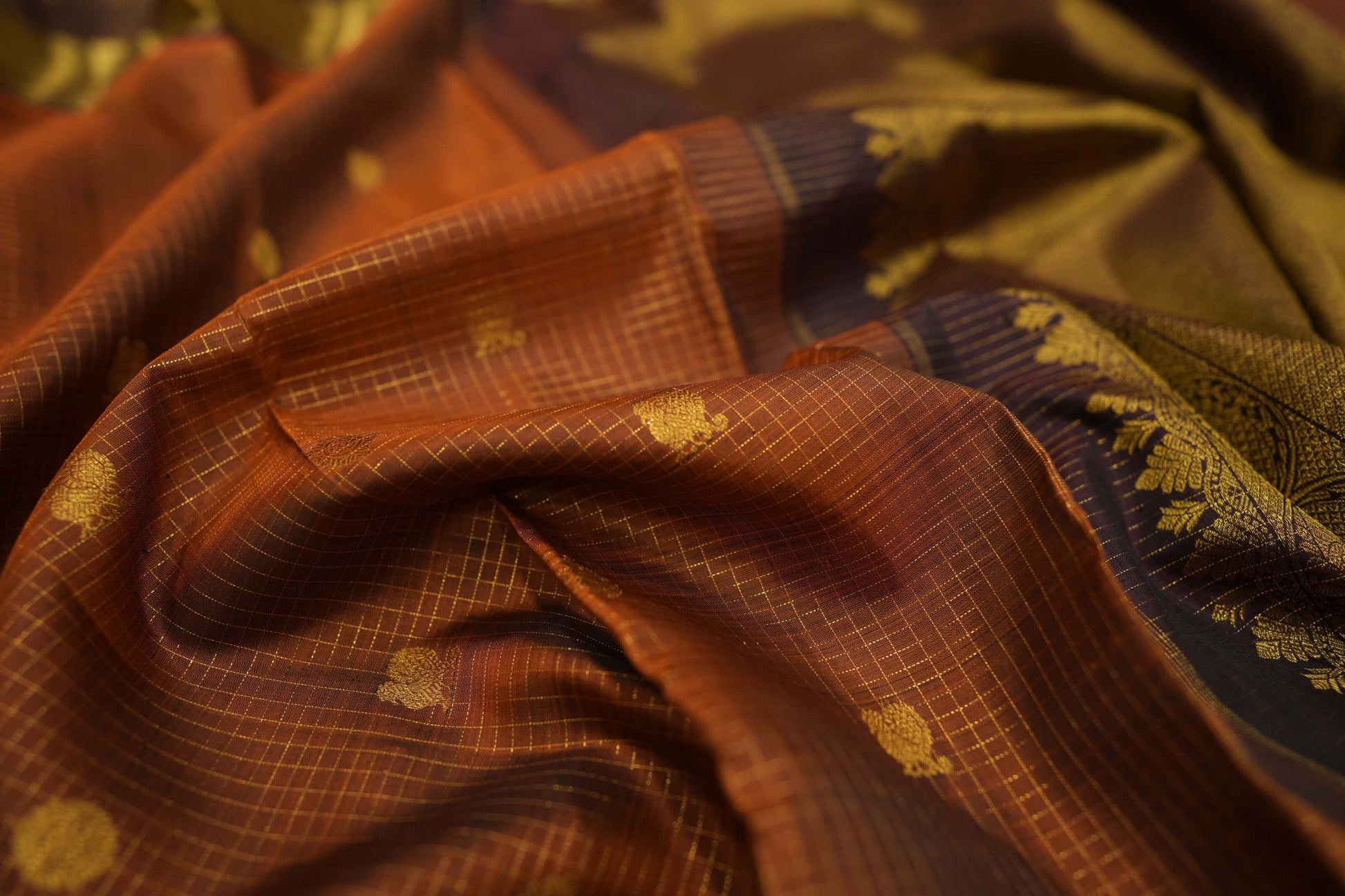 Copper Brown with Deep Wine Borders Vintage Kanjivaram Silk Saree zoom