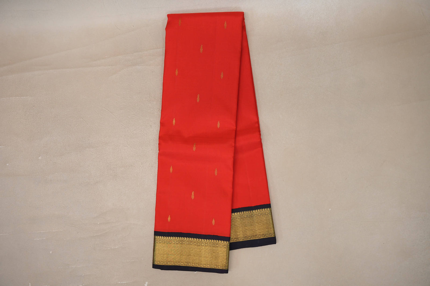 Online Tomato Red with Dark Navy Blue Borders Vintage Kanjivaram Silk Saree 