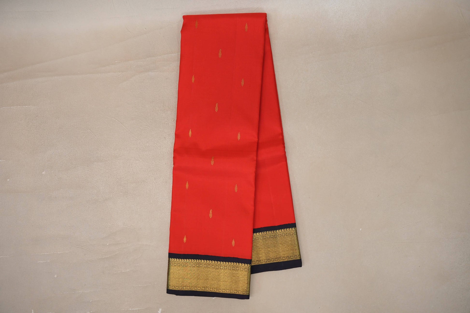 Online Tomato Red with Dark Navy Blue Borders Vintage Kanjivaram Silk Saree 