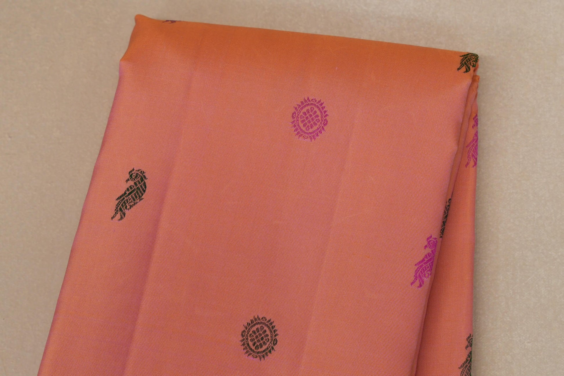 Dual Tone Peach Pink and Mustard Gold Borderless Vintage Kanjivaram Silk Saree body zoom