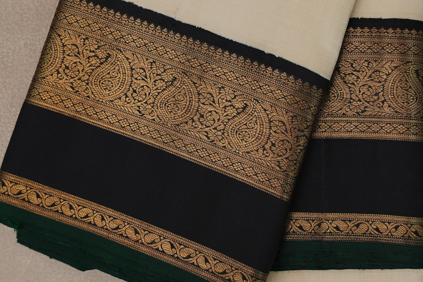 Cream Vintage Kanjivaram Silk Saree border