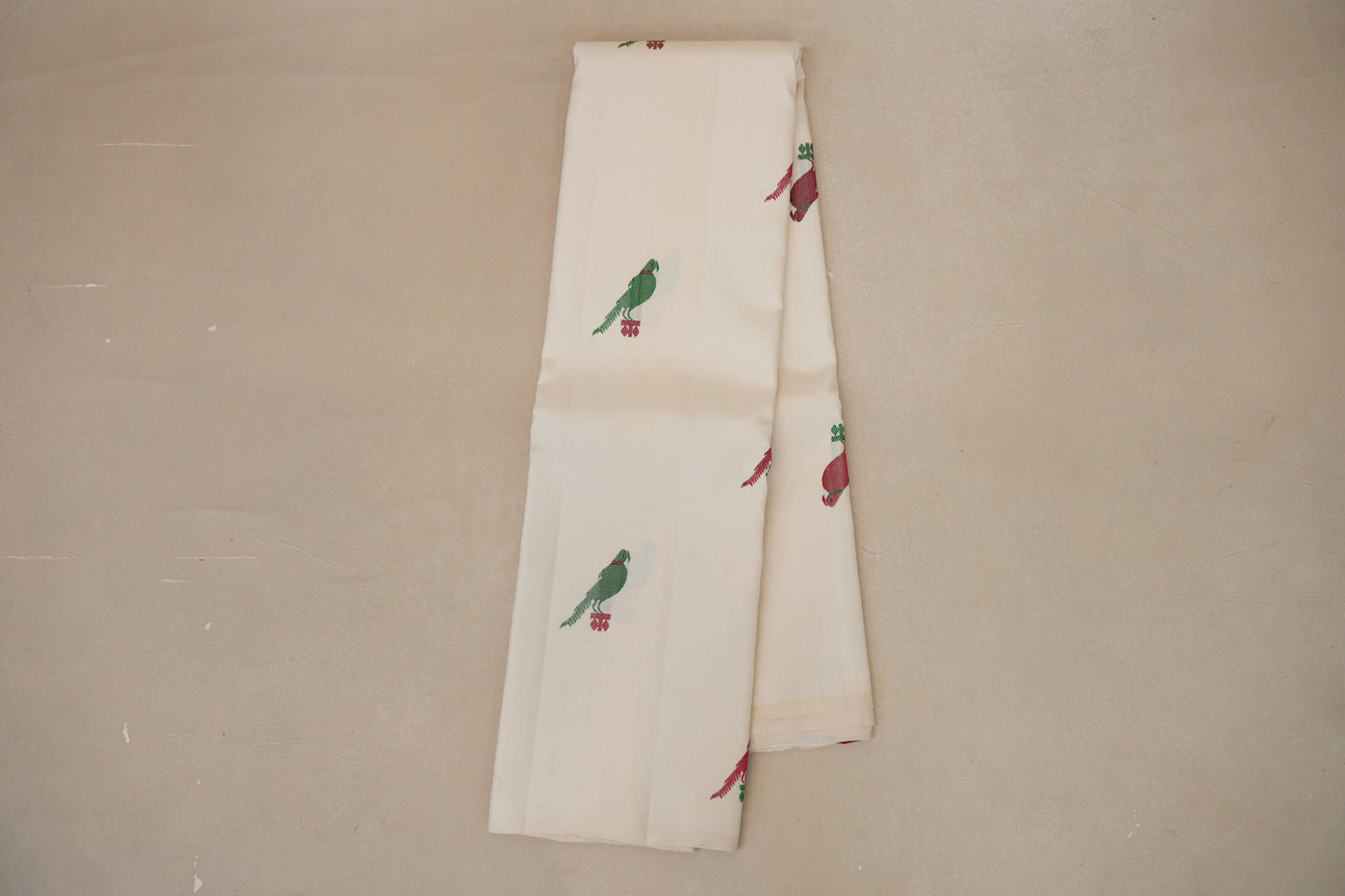 Off White Borderless Vintage Kanjivaram Silk Saree online