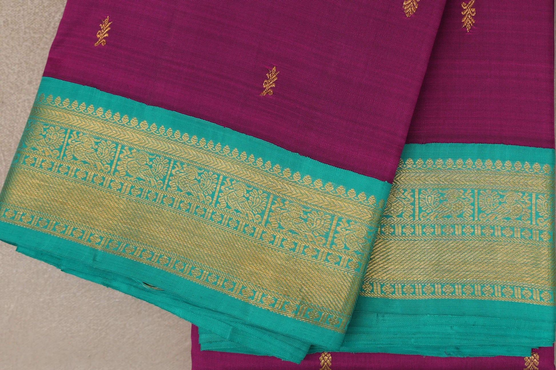 Deep Magenta Vintage Kanjivaram Silk Saree border