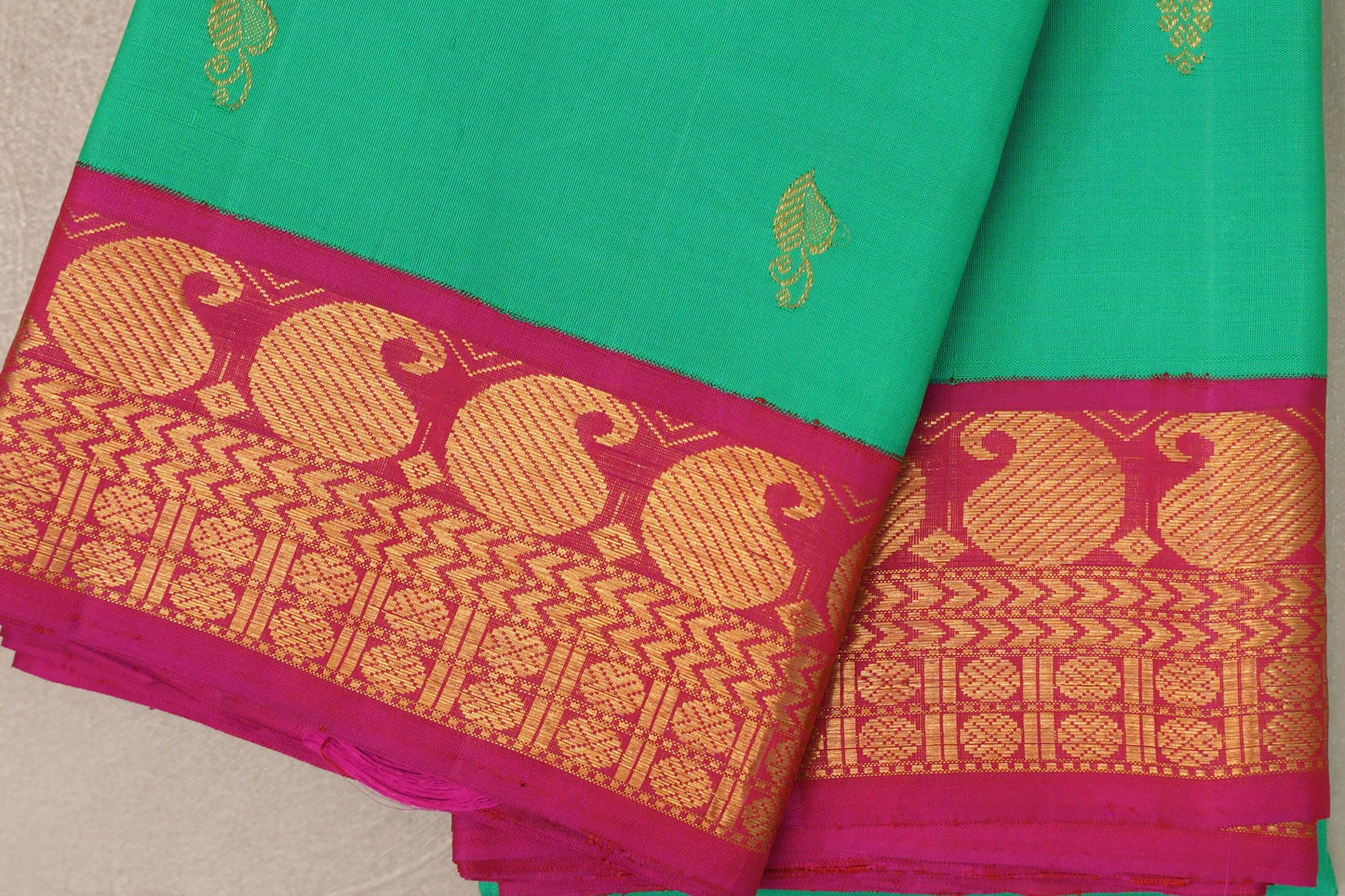 Parrot Green Vintage Kanjivaram Silk Saree border