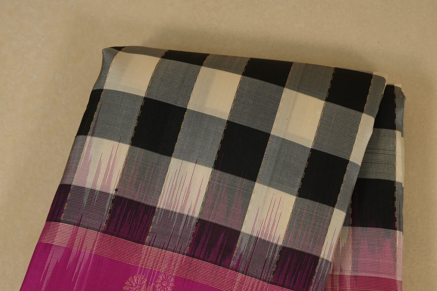 Cecked light weight kanchipuram silk saree