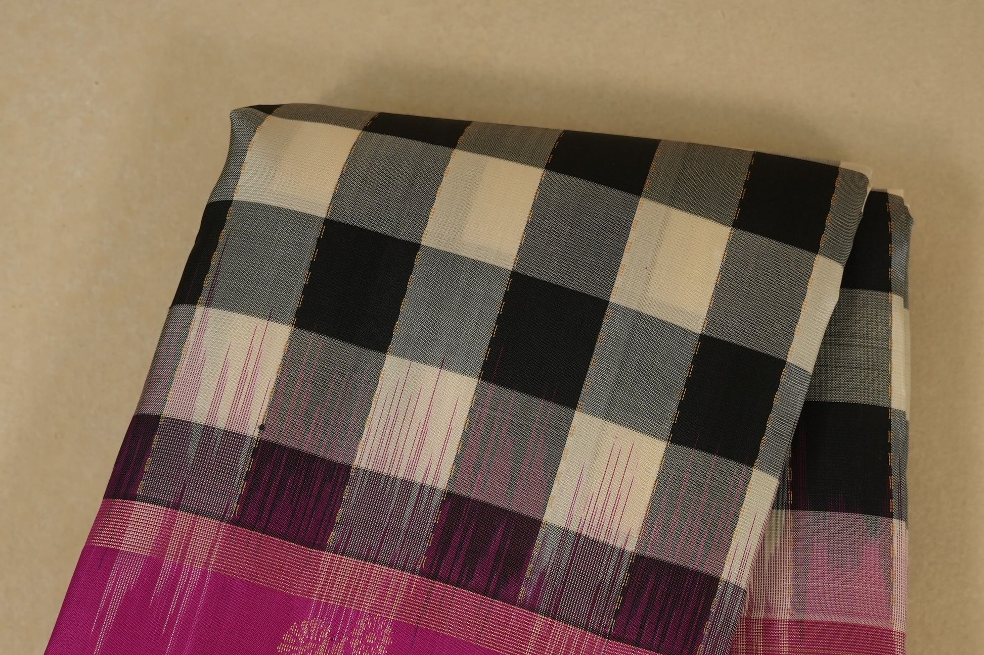 Cecked light weight kanchipuram silk saree