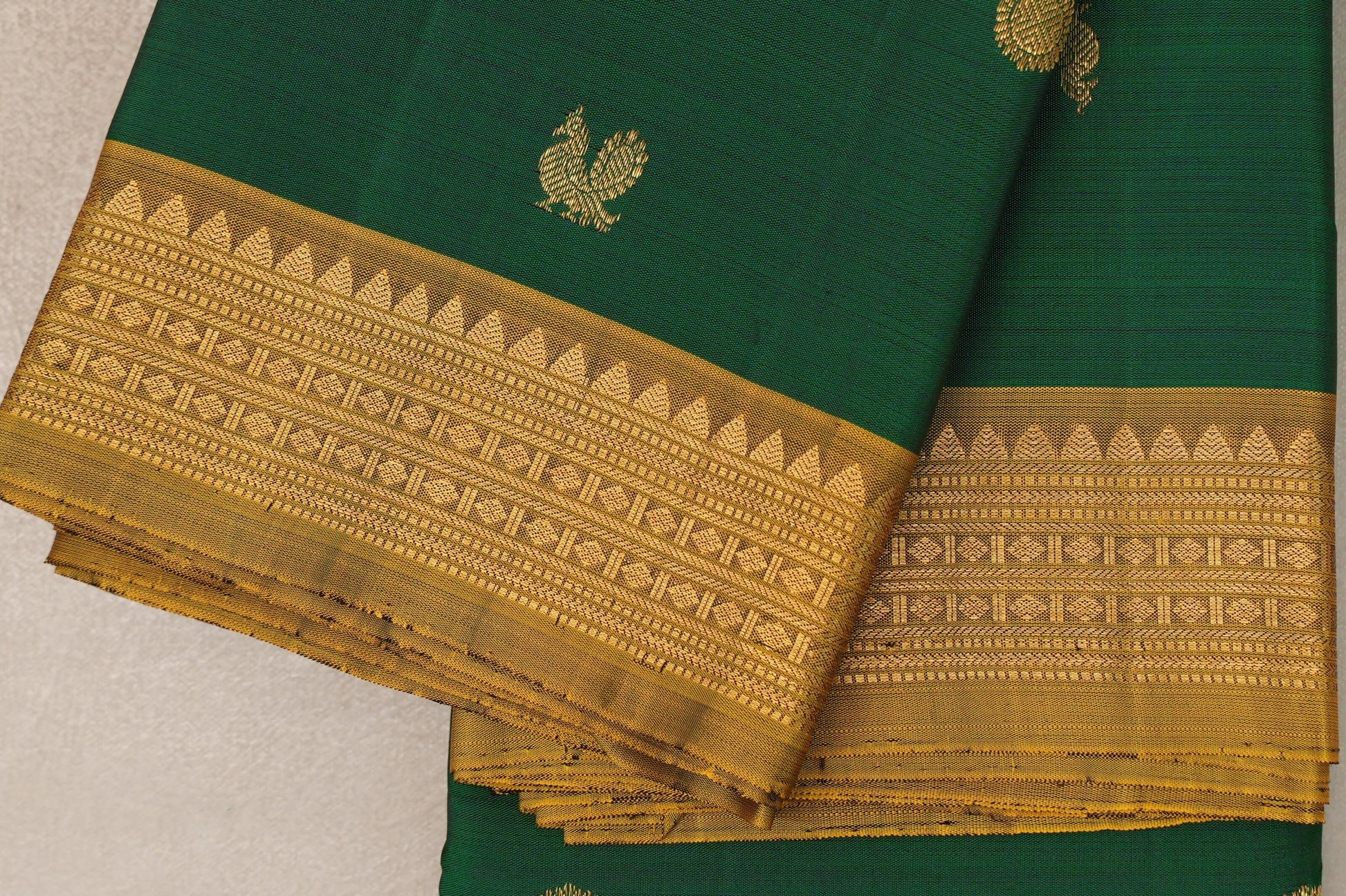 Deep Green Vintage Kanjivaram Silk Saree borders