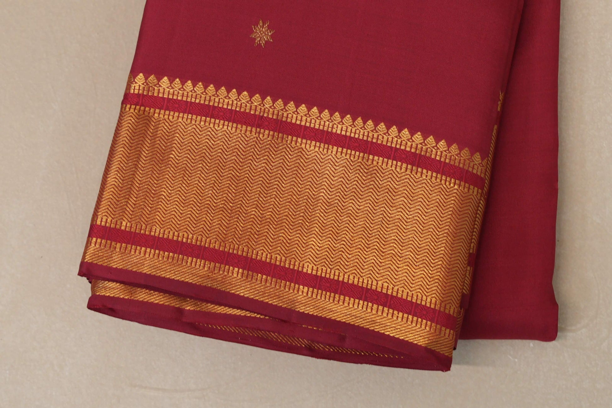 Reddish Maroon Vintage Kanjivaram Silk Saree border zoom