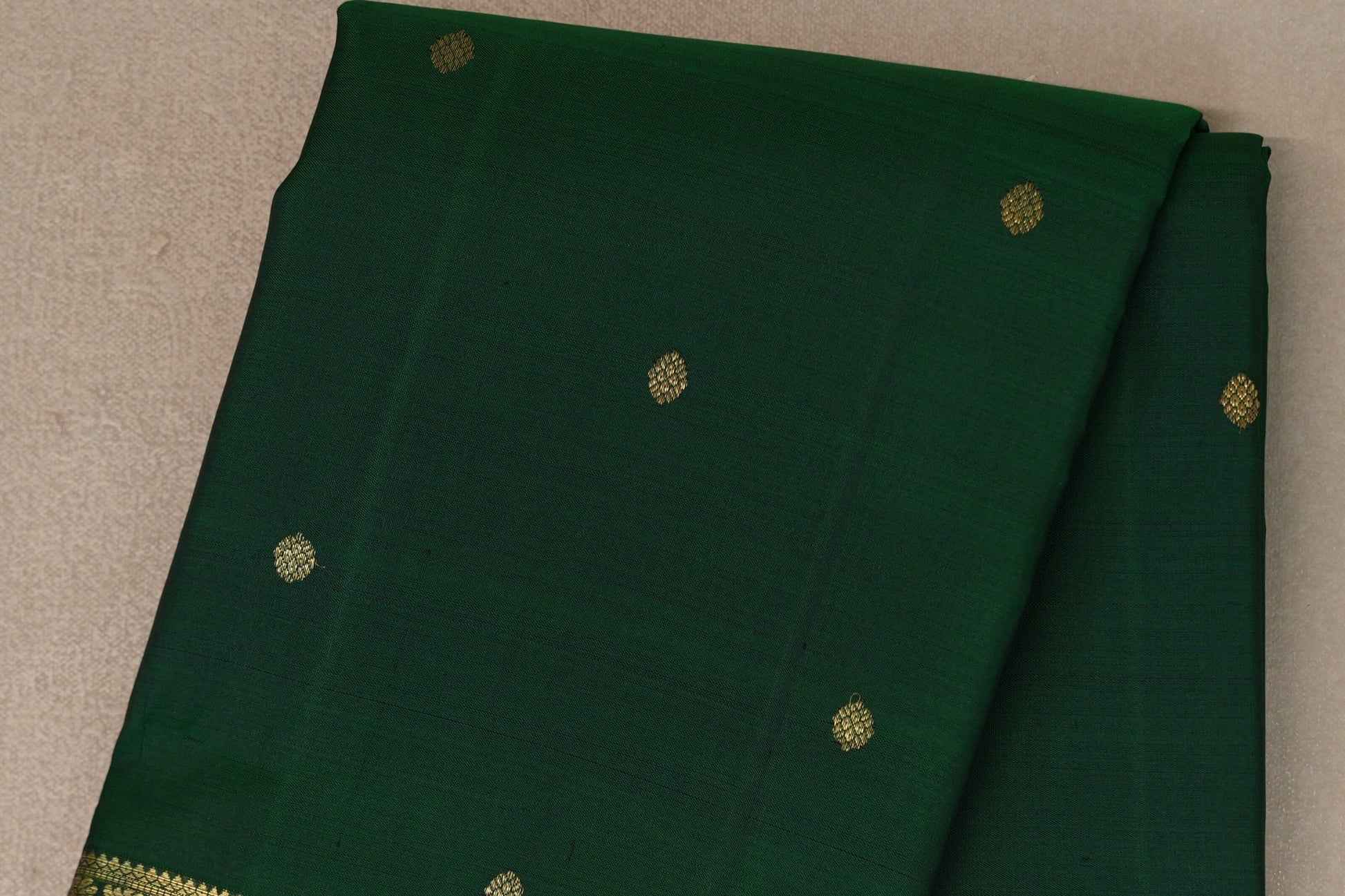 Deep Bottle Green with Reddish Maroon Borders Vintage Kanjivaram Silk Saree body