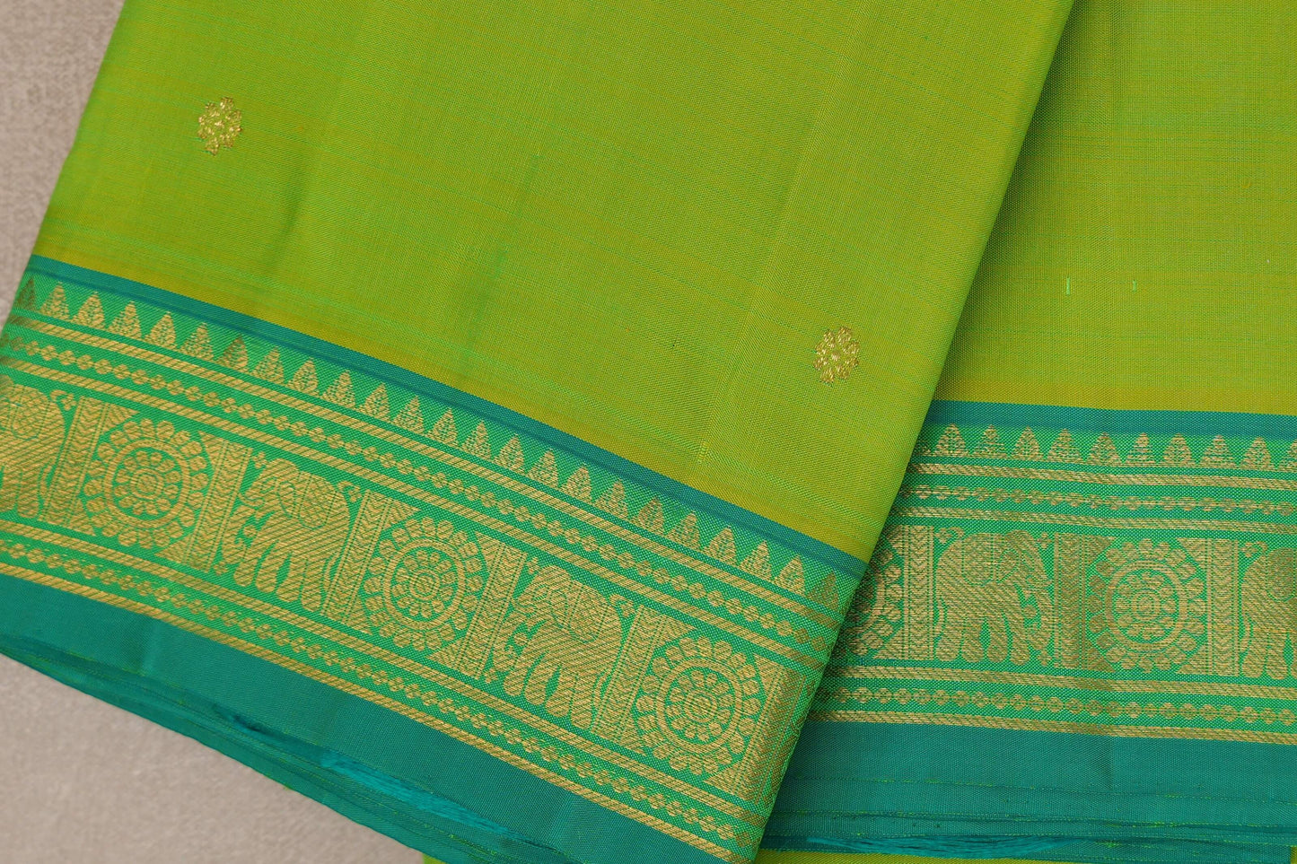 Dual Tone of Green and yellow Vintage Kanjivaram Silk Saree border