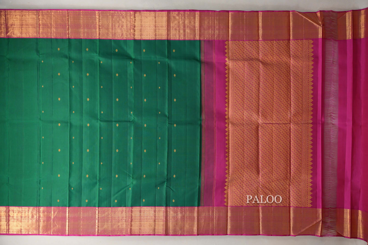 Emerald green with Rani Pink borders Vintage Kanjivaram Silk Saree by Shreenivas Silks paloo