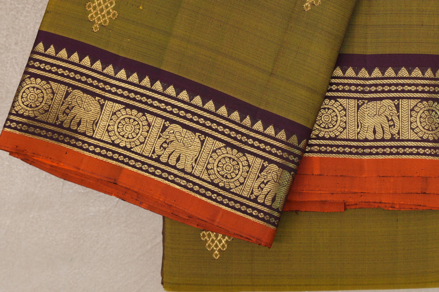 Mehendi green with Deep Plum borders Vintage Kanjivaram Silk Saree by Shreenivas Silks border