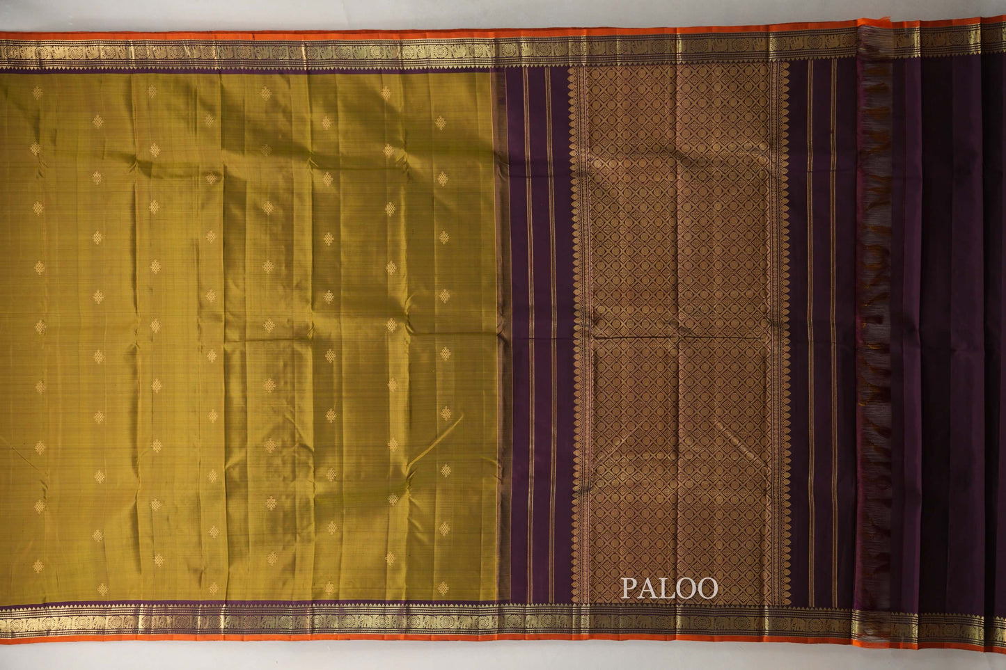 Mehendi green with Deep Plum borders Vintage Kanjivaram Silk Saree by Shreenivas Silks paloo