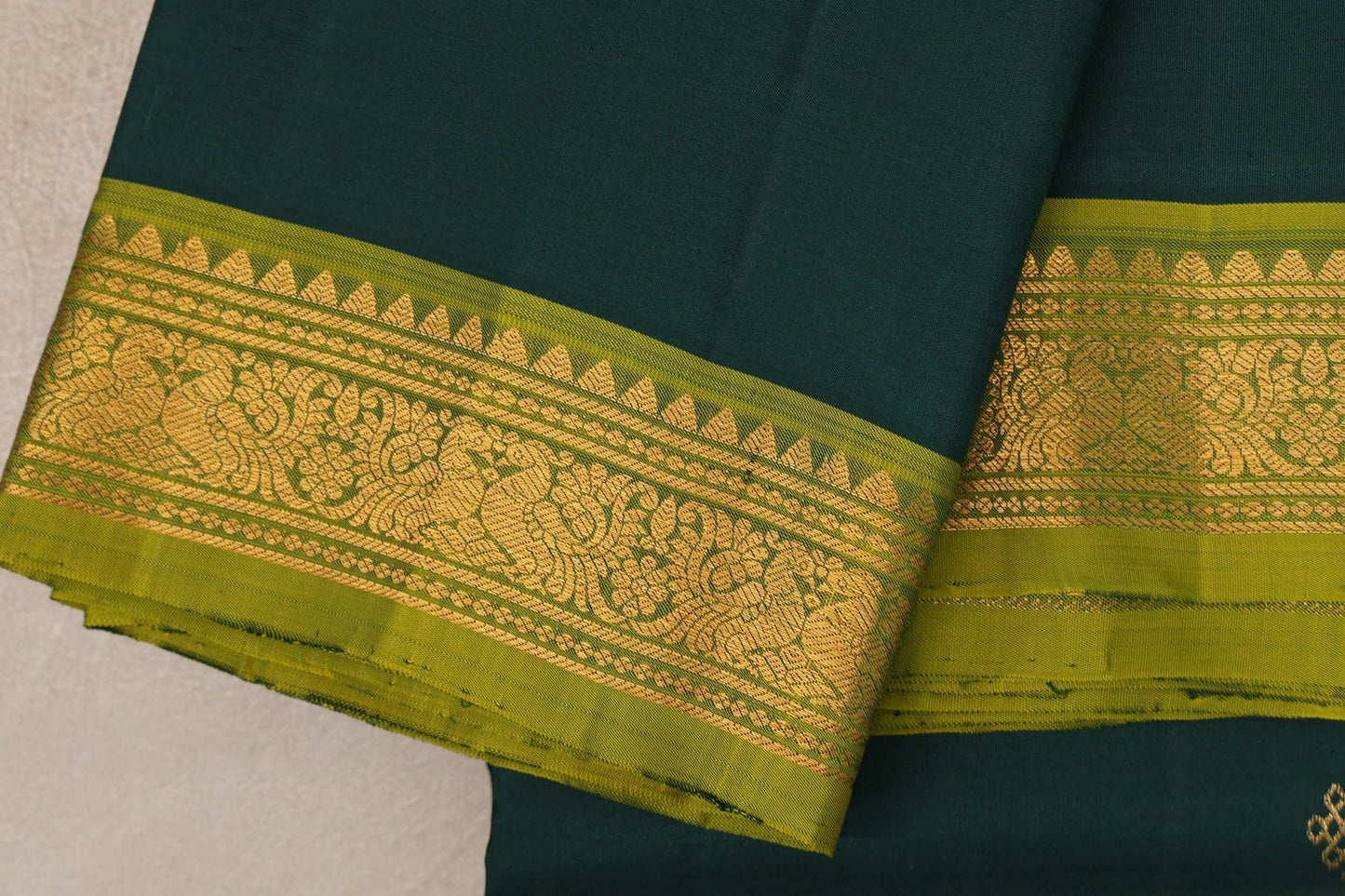 Deep bottle green with Olive Green borders Vintage Kanjivaram Silk Saree border