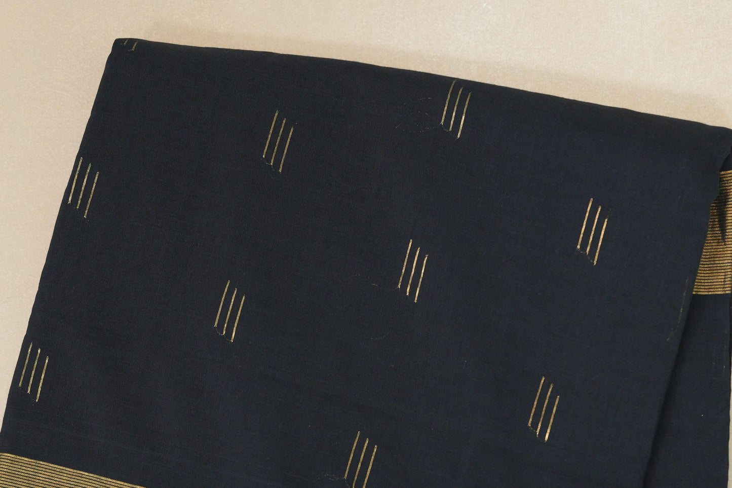 Dark Navy Blue Paithani Cotton Saree by Shreenivas Silks body