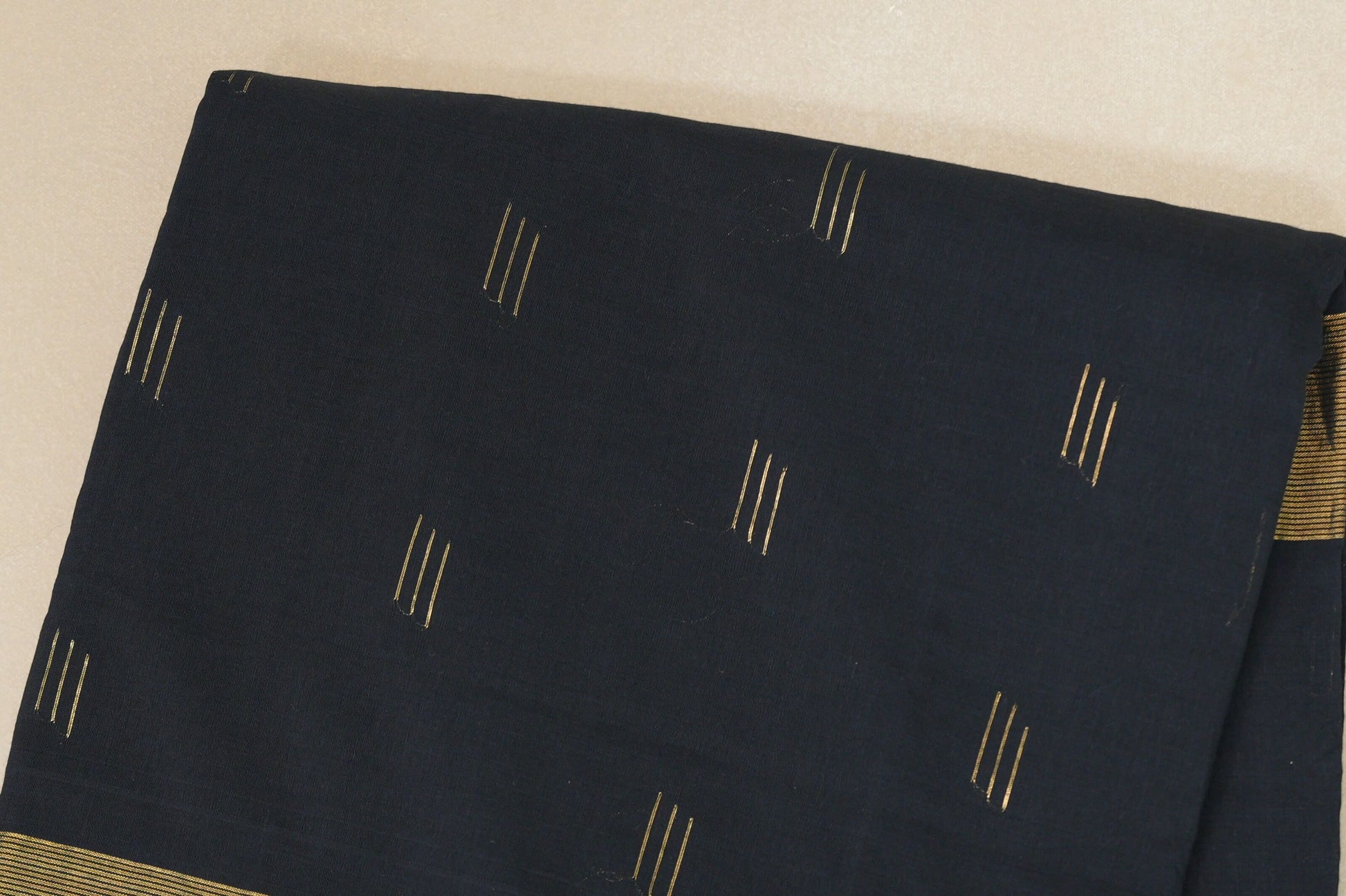 Dark Navy Blue Paithani Cotton Saree by Shreenivas Silks body