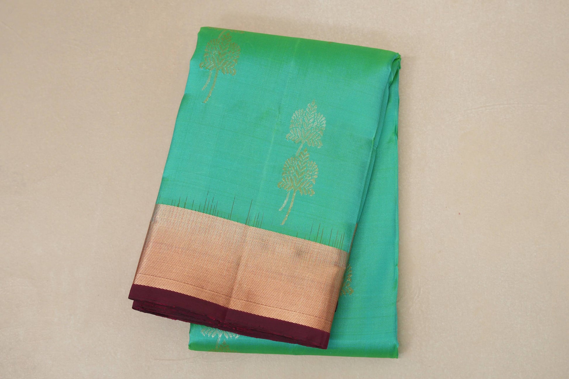 Sea green with dark magenta Borders Light Weight Kanchipuram Silk Saree