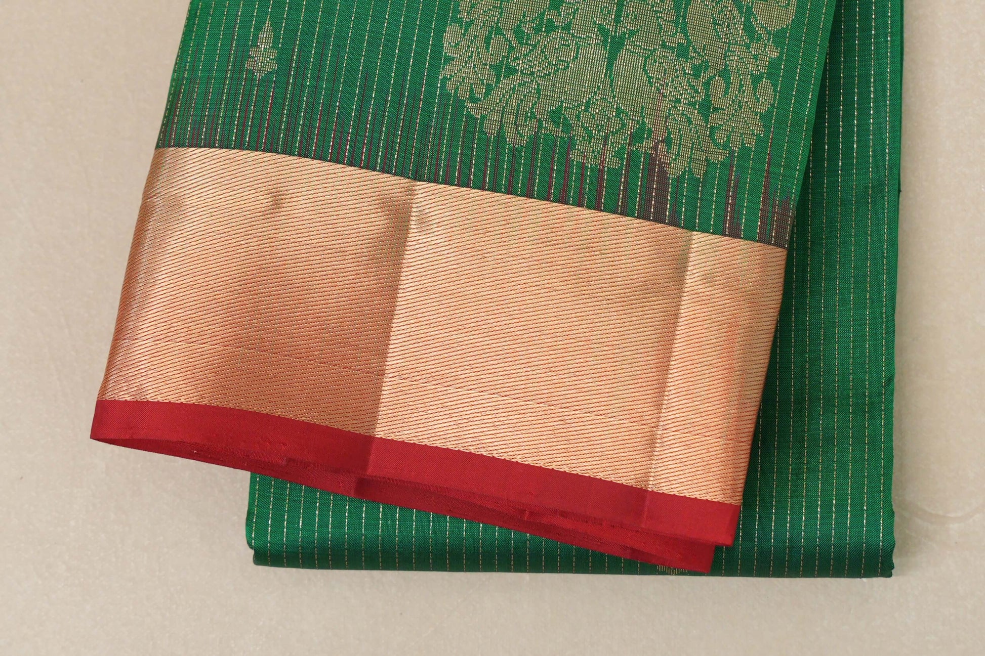 Emerald green with Red Borders Light Weight Kanchipuram Silk Saree  border