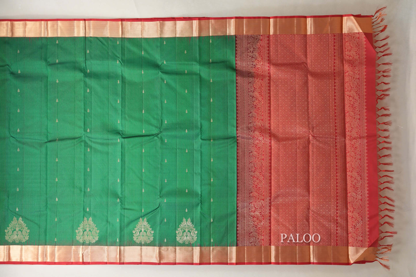 Emerald green with Red Borders Light Weight Kanchipuram Silk Saree  paloo