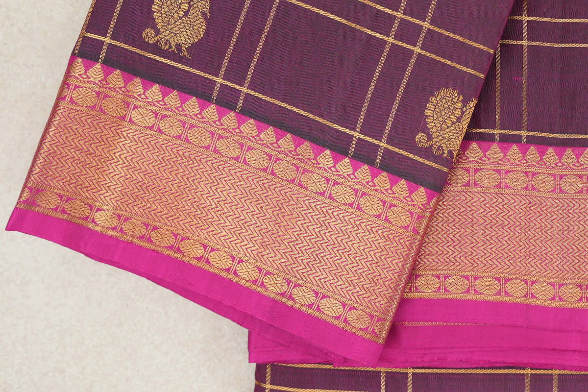 Dual Tone of Bottle Green and Magenta Vintage Kanjivaram Silk Saree border zoom