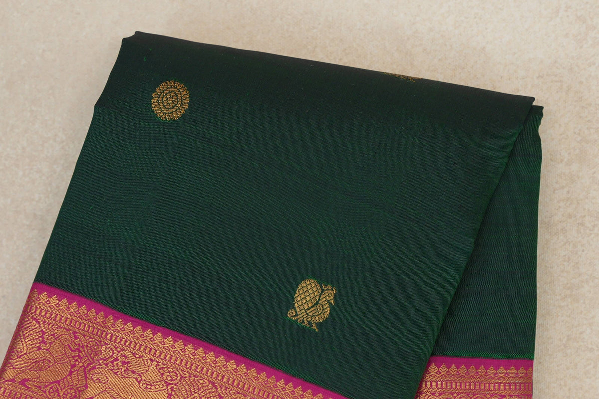 Deep Bottle Green Vintage Kanjivaram Silk Saree body zoom