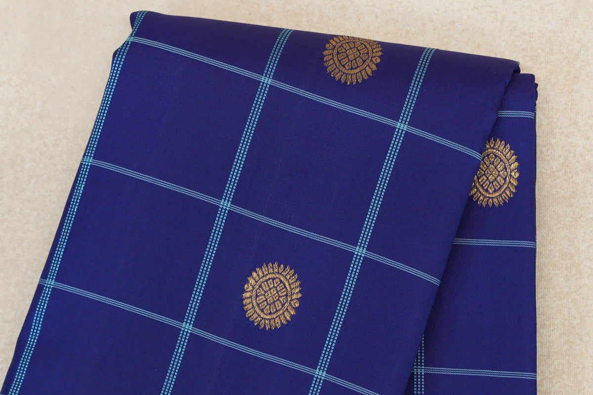  Deep Blue Vintage Kanjivaram Silk Saree body zoom