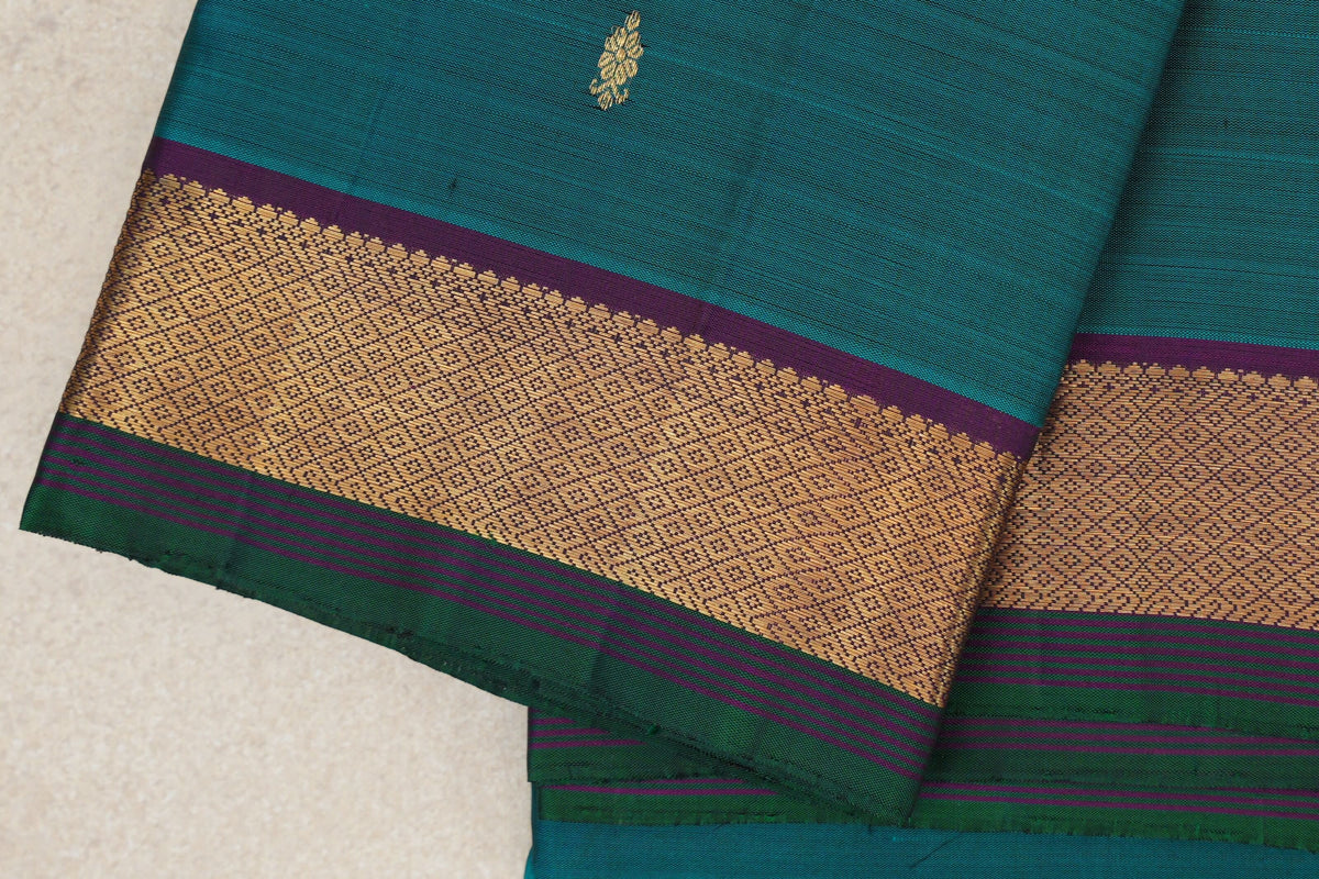 Peacock Green  Vintage Kanjivaram Silk Saree border zoom