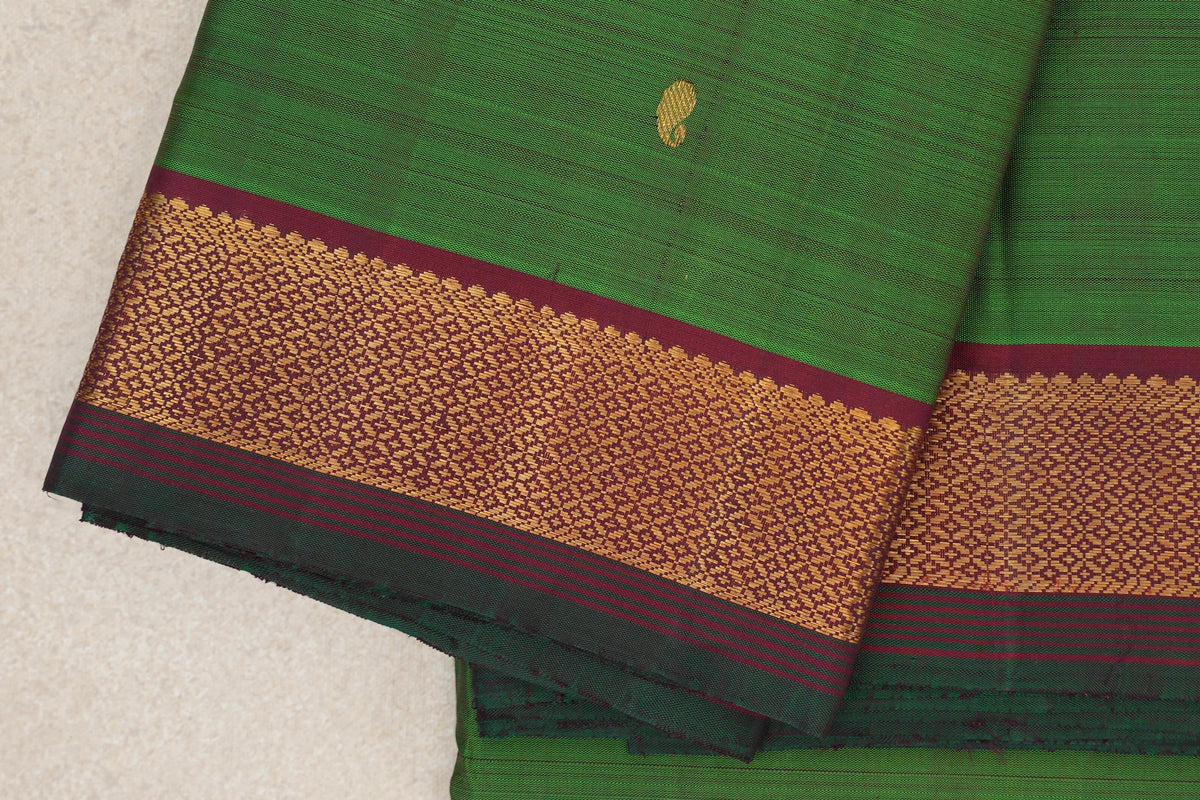 Leaf Green  Vintage Kanjivaram Silk Saree border zoom