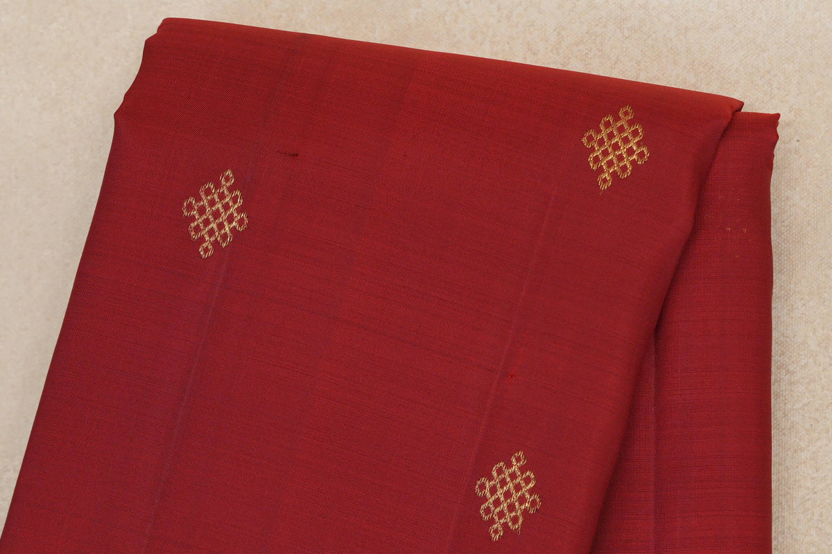 Deep Red vintage kanjivaram saree body zoom