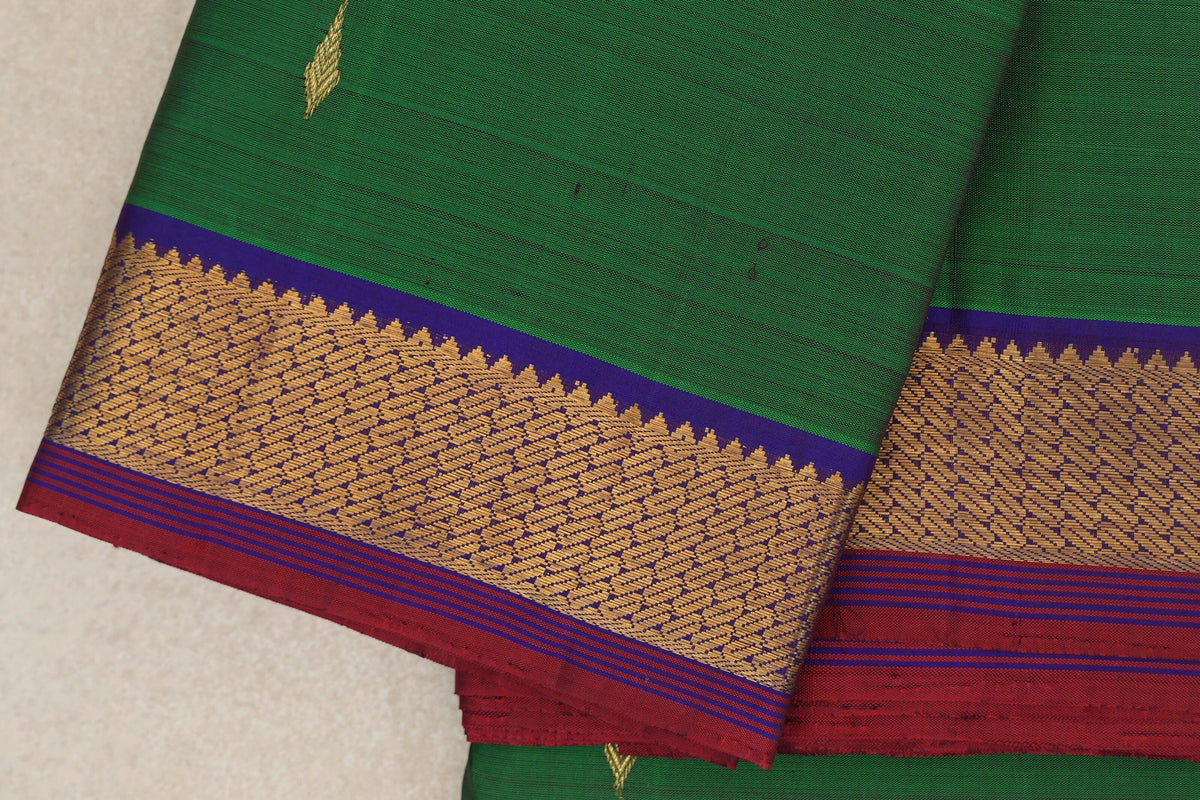 Forest Green Vintage Kanjivaram Silk Saree border zoom