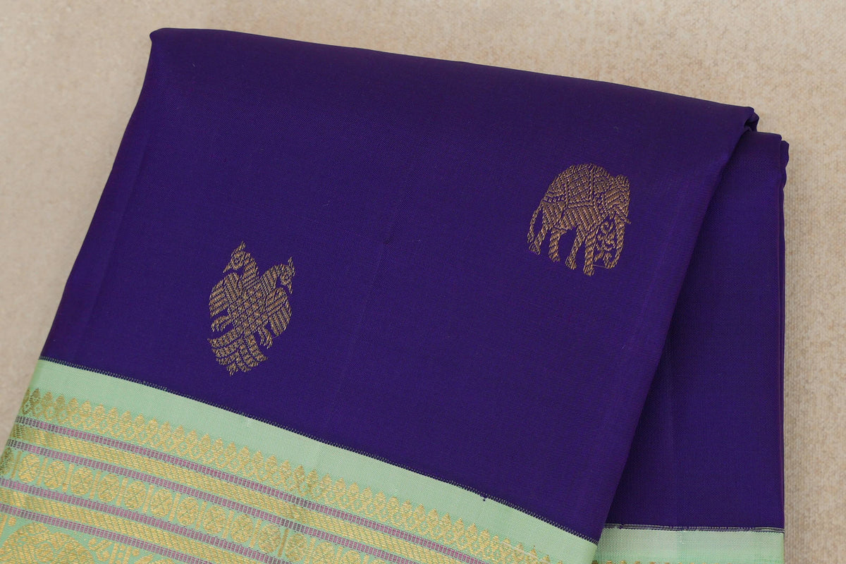  Deep Violet Purple vintage Kanjivaram Silk Saree body zoom